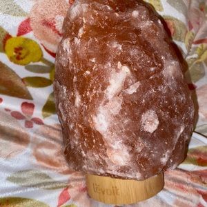 ✖️SOLD✖️ Levoit Himalayan Salt Lamp